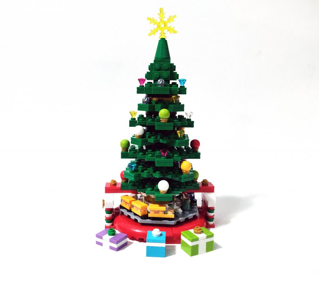 LEGO Seasonal Christmas Tree (40338) Review - The Brick Fan