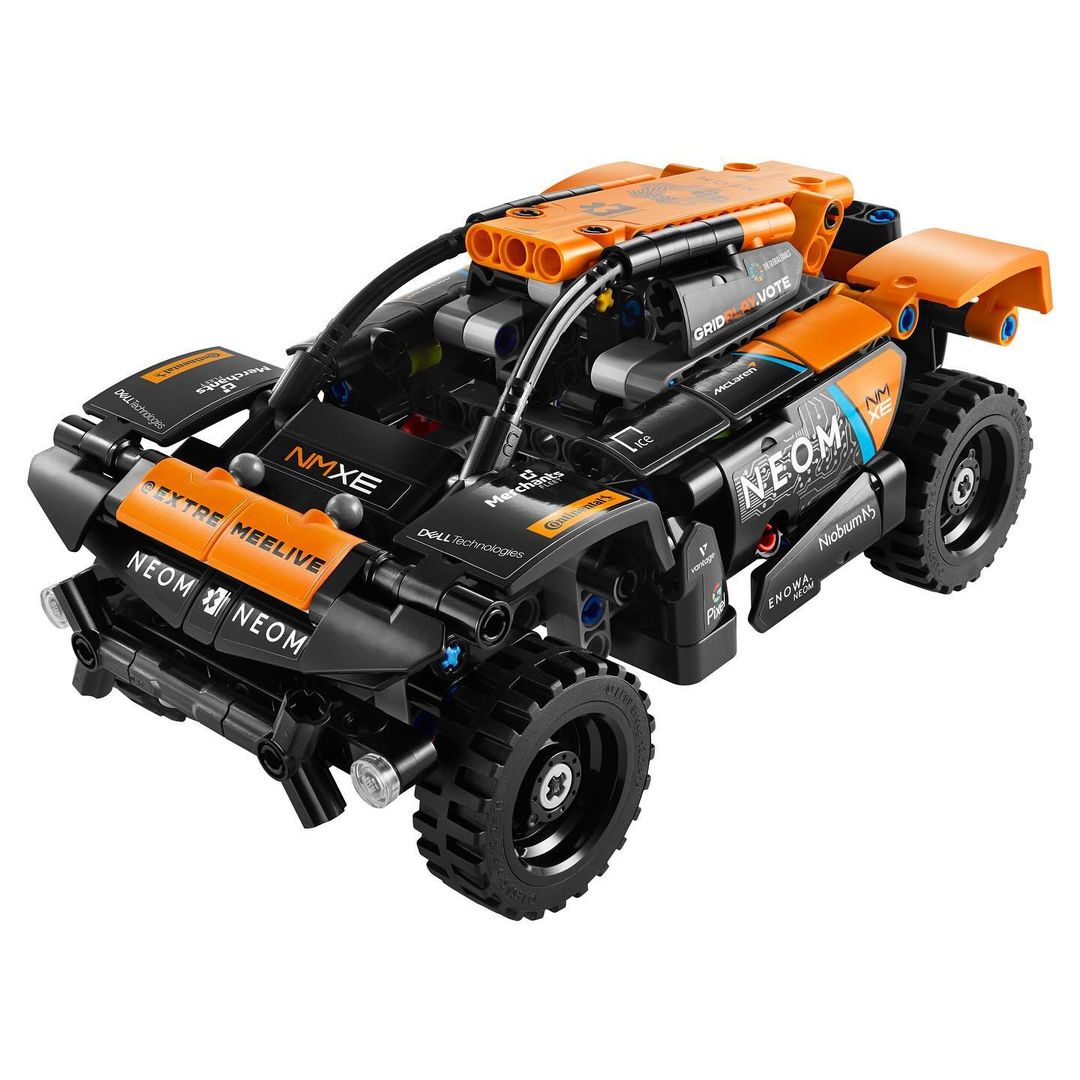 LEGO Technic NEOM McLaren Extreme E Team 42166 3